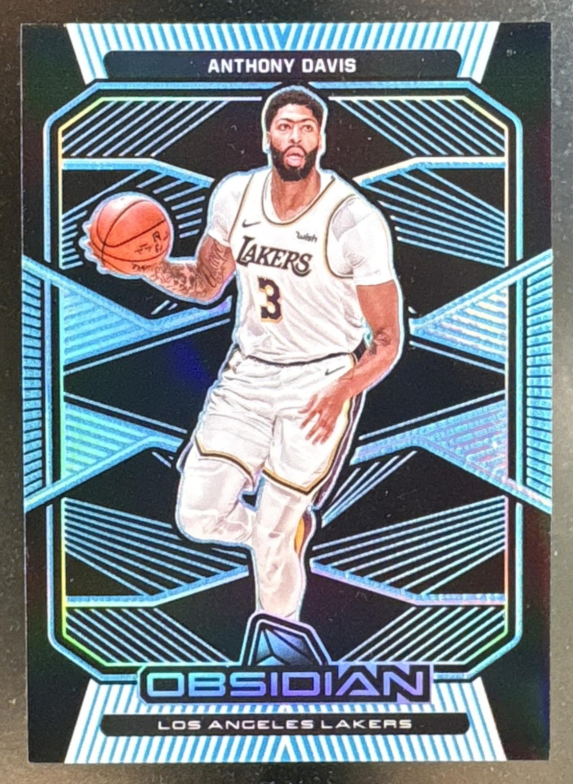2019-20 Panini Obsidian Anthony Davis #65 Electric Etch Blue FOTL /16 Lakers