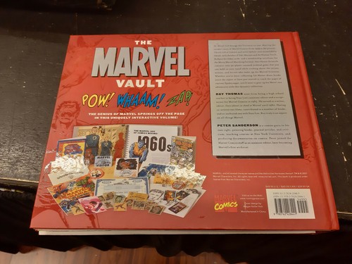 Marvel Vault inglese Running Press volume con allegati originale perfetto - Foto 2 di 5