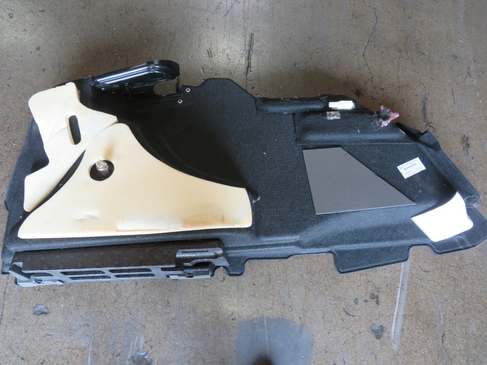 Maserati Quattroporte, RH, Right, Side Trunk Carpet, Used, P/N 670075309