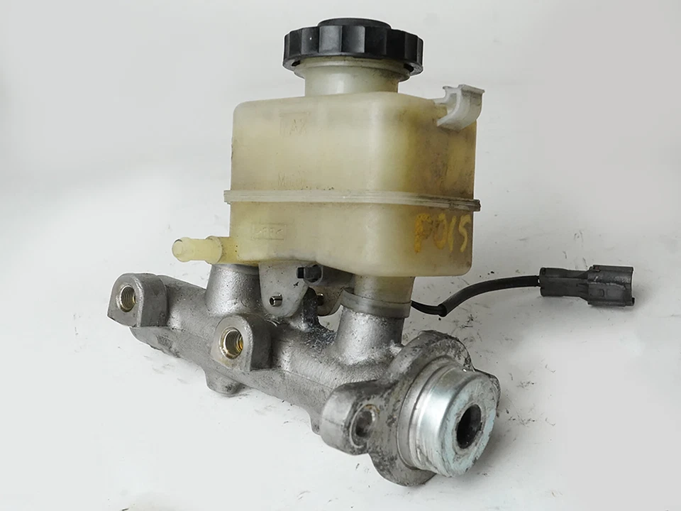 2005 - 2008 Suzuki Reno Forenza Power Brake Cylinder Master W Reservoir Oem - Image 2 of 4