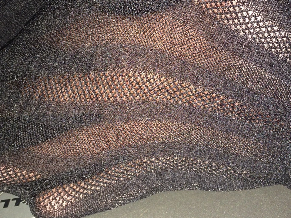 Medias negras SPANX Assets Red Hot Label texturizadas malla de tres rayas talla 5 Foto 2 de 4