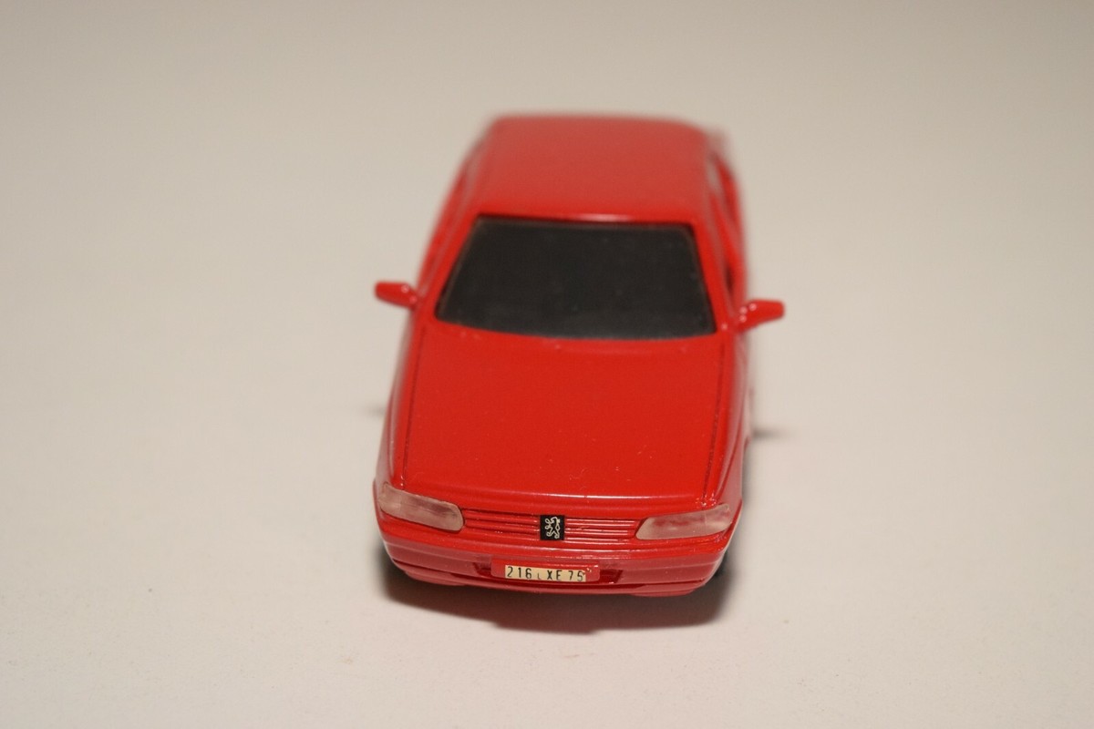 Paradcar 1/43 - Peugeot 405 Rouge Paradcar 1/43 - Peugeot 405 Rouge