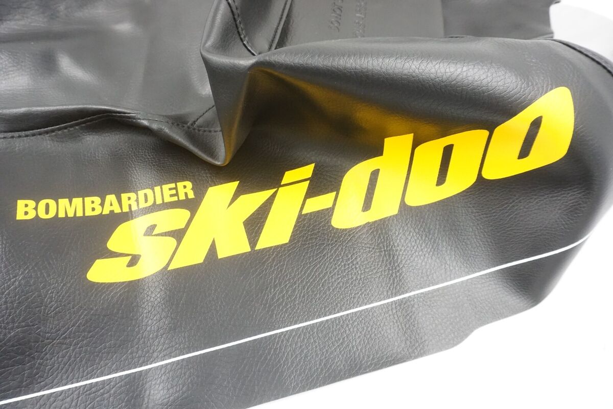 NEW 1999-2003 Ski-Doo ZX Chassis 500/600/700/800 OEM Seat NEW 1999-2003 Ski-Doo ZX Chassis 500/600/700/800 OEM Seat