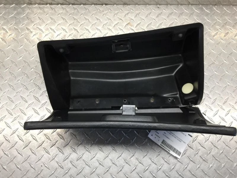 90-93 CORVETTE C4 GLOVE BOX ASSY BLACK OEM 10216288 10225894 Foto 2 de 4