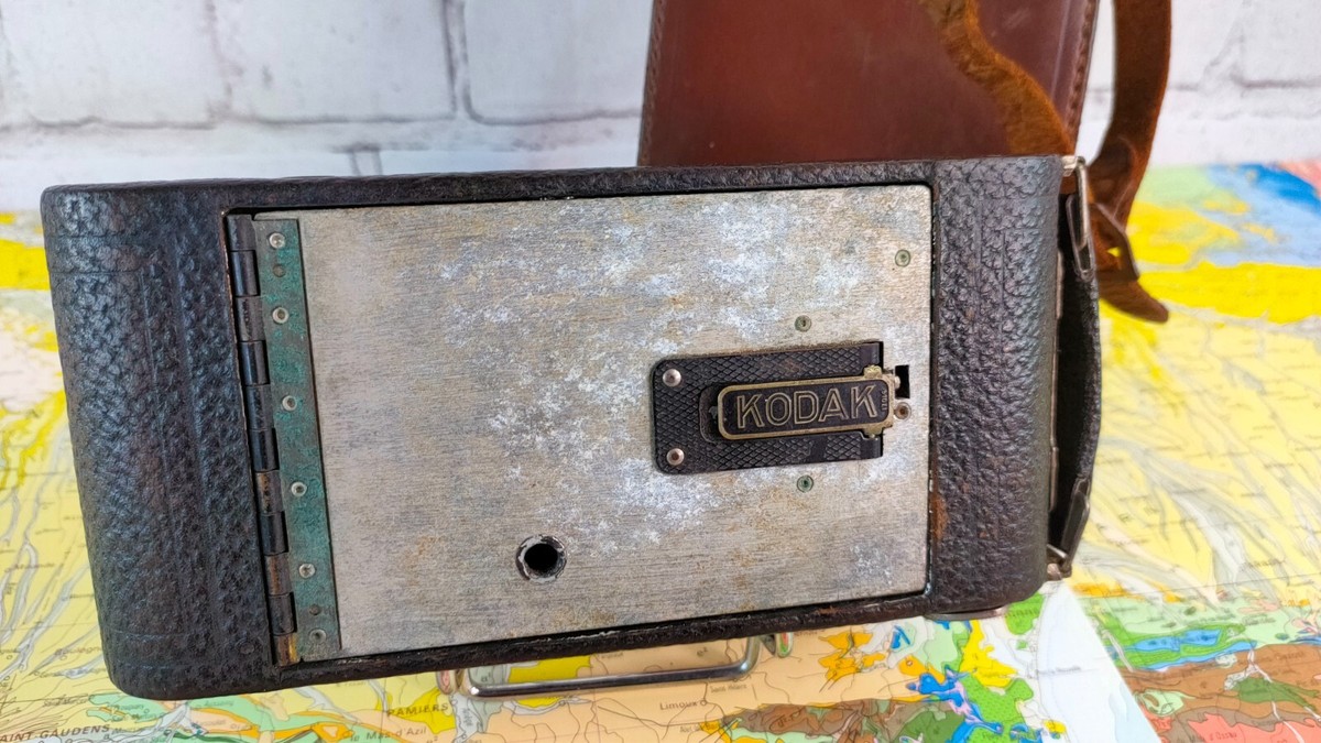 Appareil Photo Kodak Touristique Avec étui Cuir - état Correct, Réparation Possible