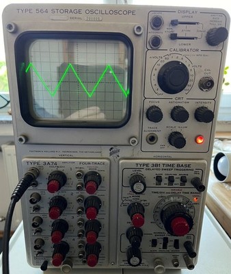 Tektronix Type 564 Storage Oscilloscope 3A74 Four-Trace + 3B1 TB-funktionsfähig