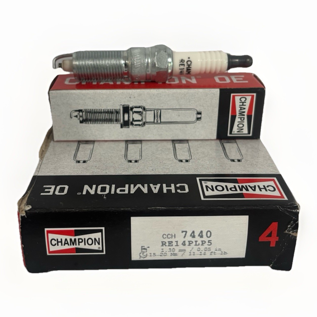 QTY 4 Champion RE14PLP5 7440 Spark Plug Fits 2001-2010 Chrysler Town  Country