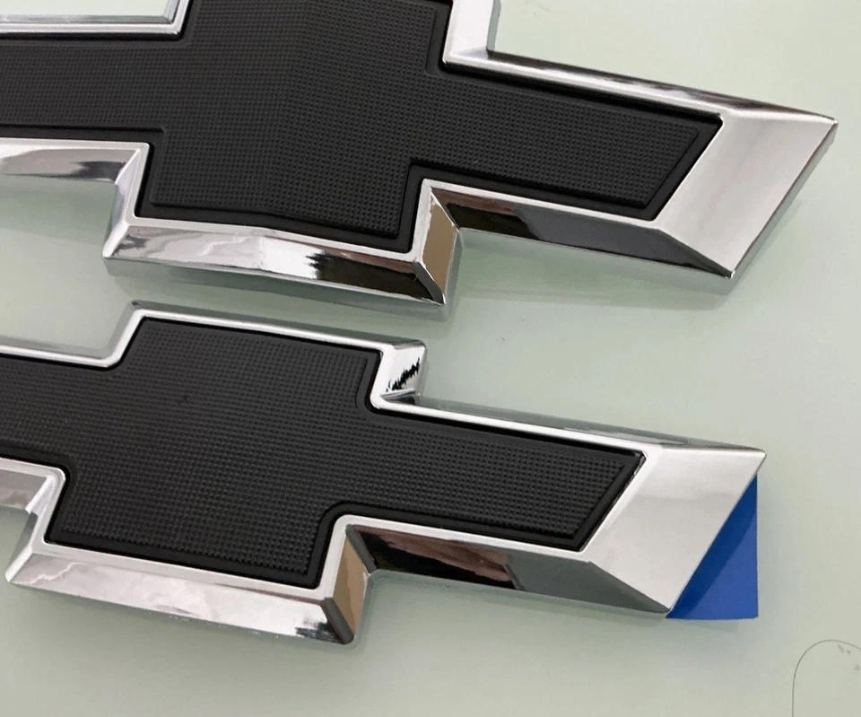 Chevrolet Cruze 2011-2025 negro emblema delantero y trasero ¡Envío a EE. UU.! Foto 3 de 3