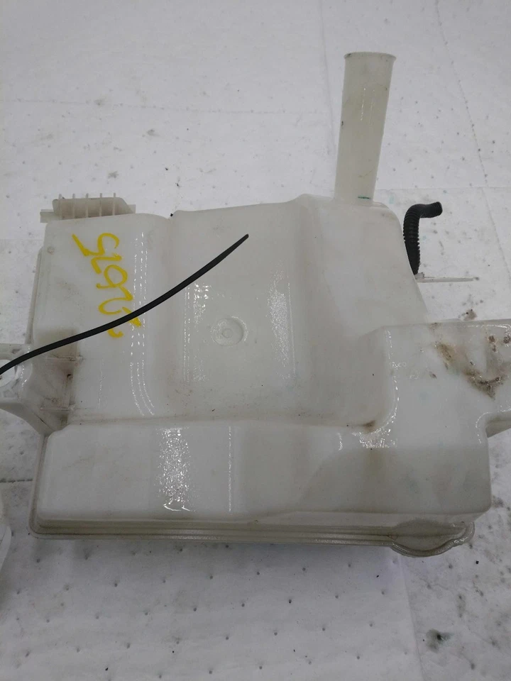 2015 Ford Focus Washer Fluid Reservoir OEM White CP9Z17618A 95000 Miles Foto 3 de 4