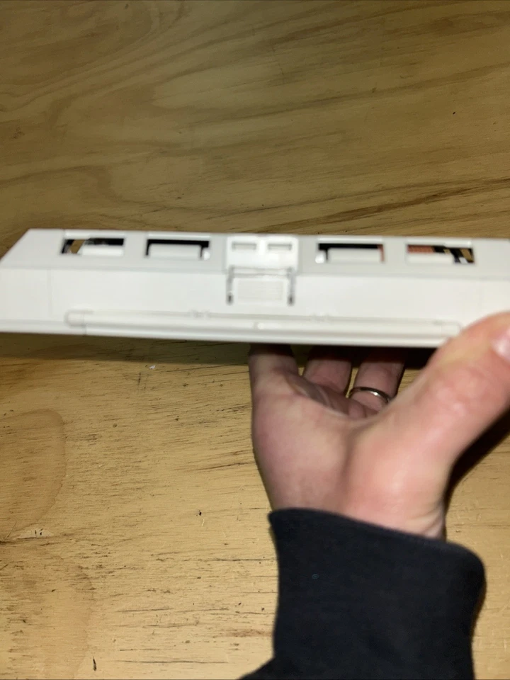 Lux TX9000TS Touch Screen Seven-Day Programmable Thermostat Working - Image 3 of 3