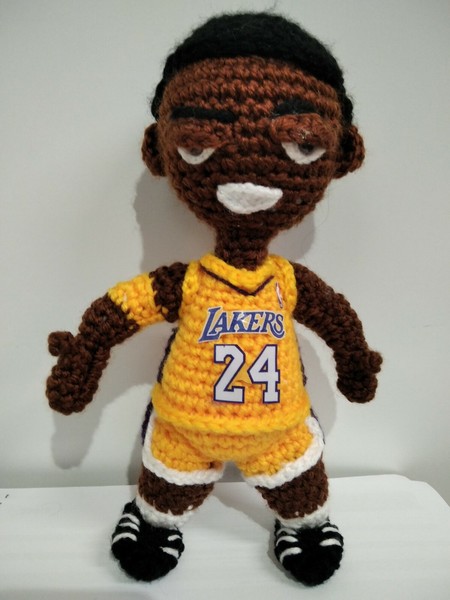 Kobe Bryant figura de 28 cm amigurumi hecho a mano los angeles lakers 24