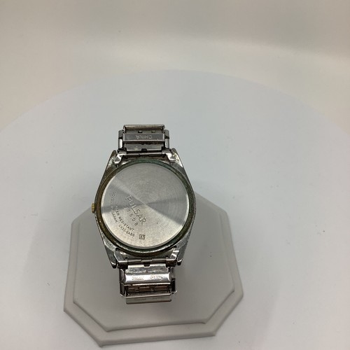 2 Vintage Pulsar Men's Watches with Stretch Band Needs Batteries sold