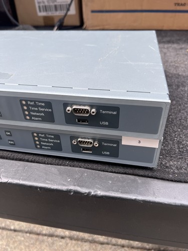 Lot 2 Meinberg Lantime M600 High End GPS Time Server - Power On - Picture 5 of 5