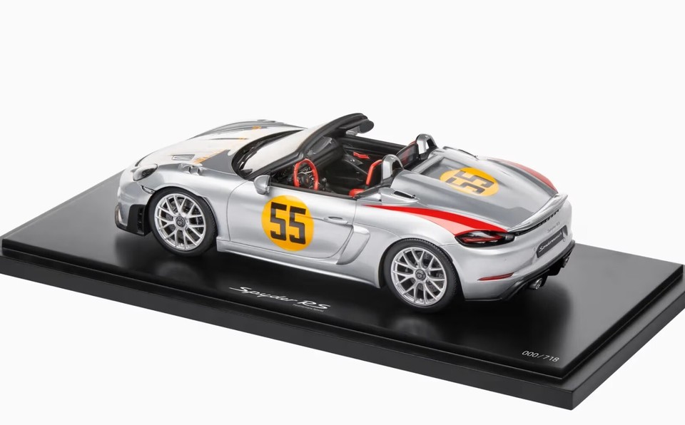 Porsche 718 (982) Spyder RS Oakgrünmet. Spark 1:43 WAP0202150RSPY