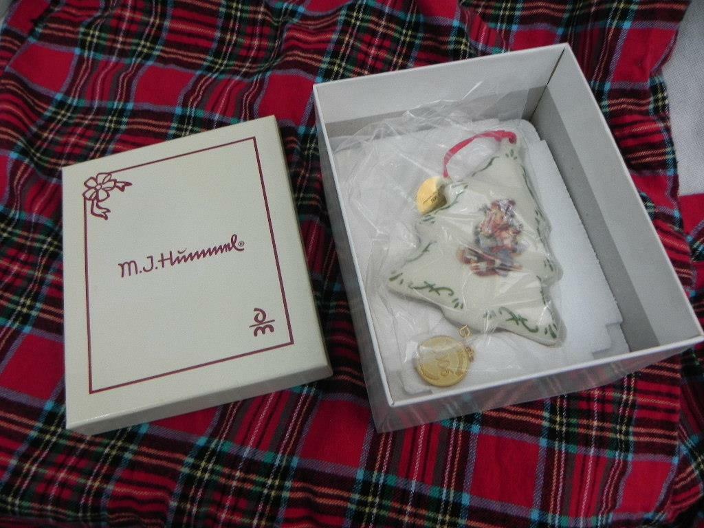 HUMMEL 2006 Annual Porcelain TREE Ornament CHRISTMAS DELIVERY Danbury Mint w Box