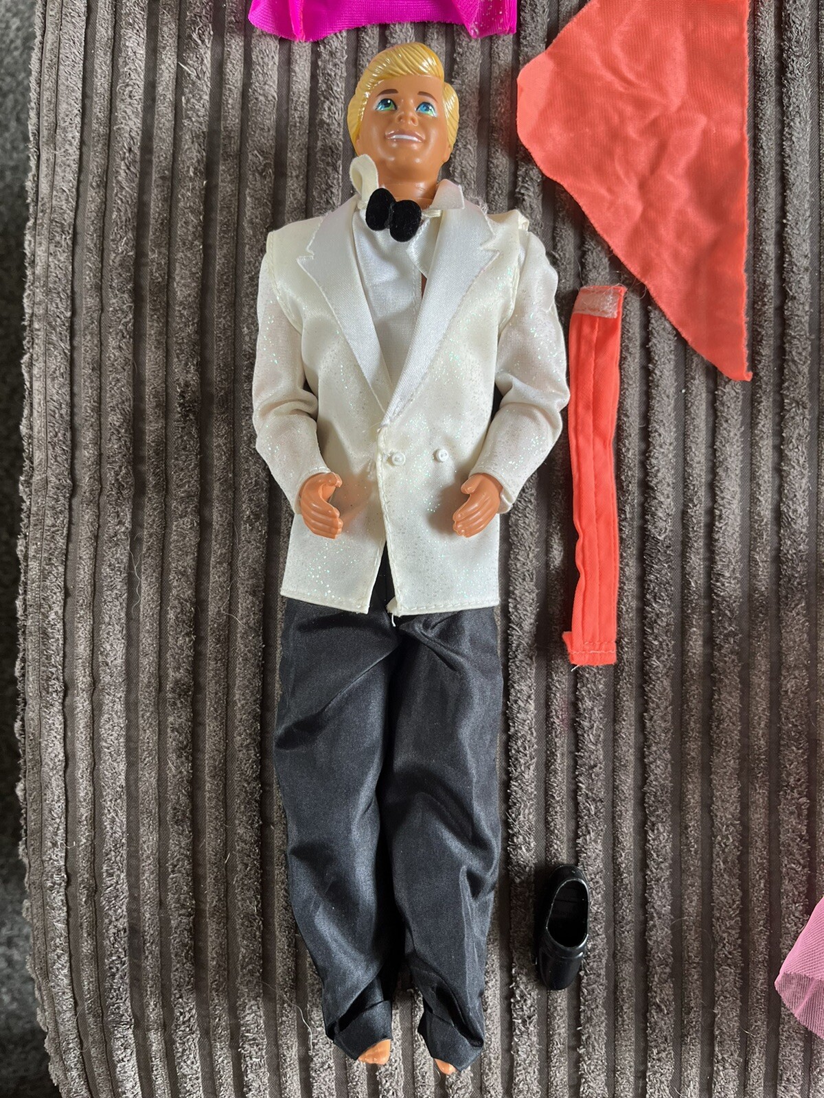 LOT OF 2 VINTAGE 1990 COSTUME BALL BARBIE KEN DOLLS EBay UK lot-of-2-vintage-1990-costume-ball-barbie-ken-dolls-ebay-uk