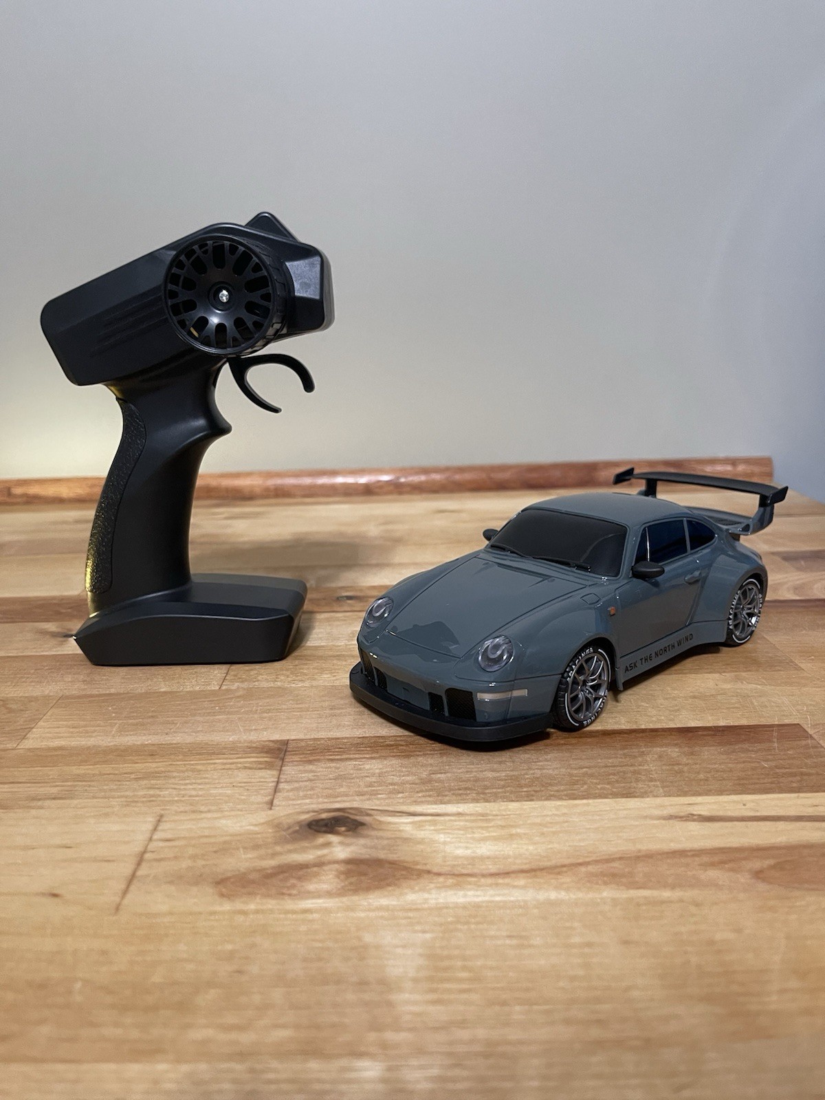 Porsche 911 Style W/ Controller &ndash; Ready To Run &ndash; Clean Body