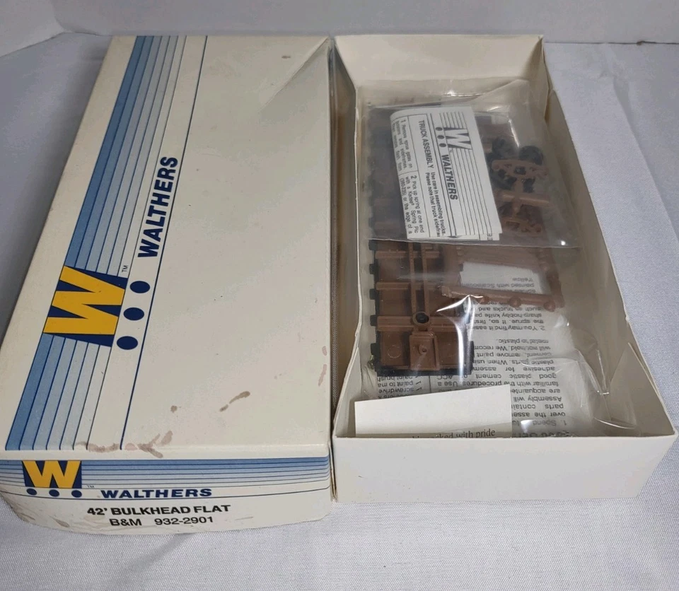 Three Walthers NOS Flat Cars B&M 932-2901, T&NO/SP 2909, B&O 2908 HO Scale - Image 3 of 4