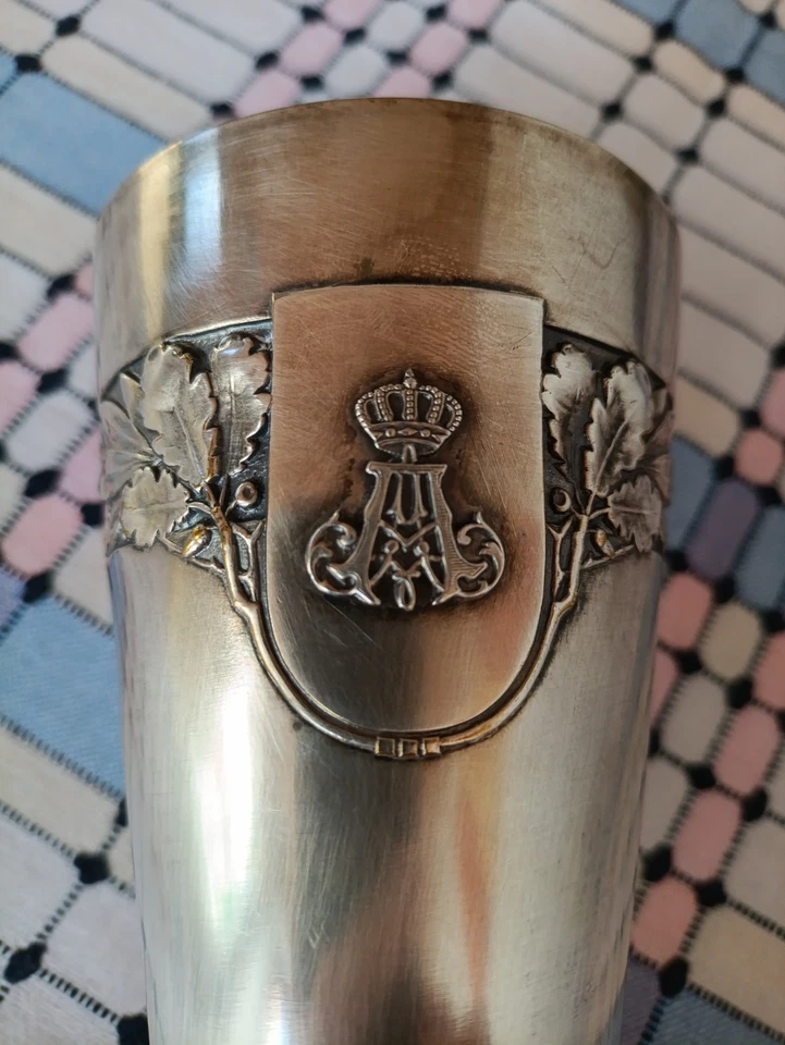 Becher aus Silber, innen Vergoldet, Eichenlaub, Monogramm mit Krone-A-... - Bild 3 von 4