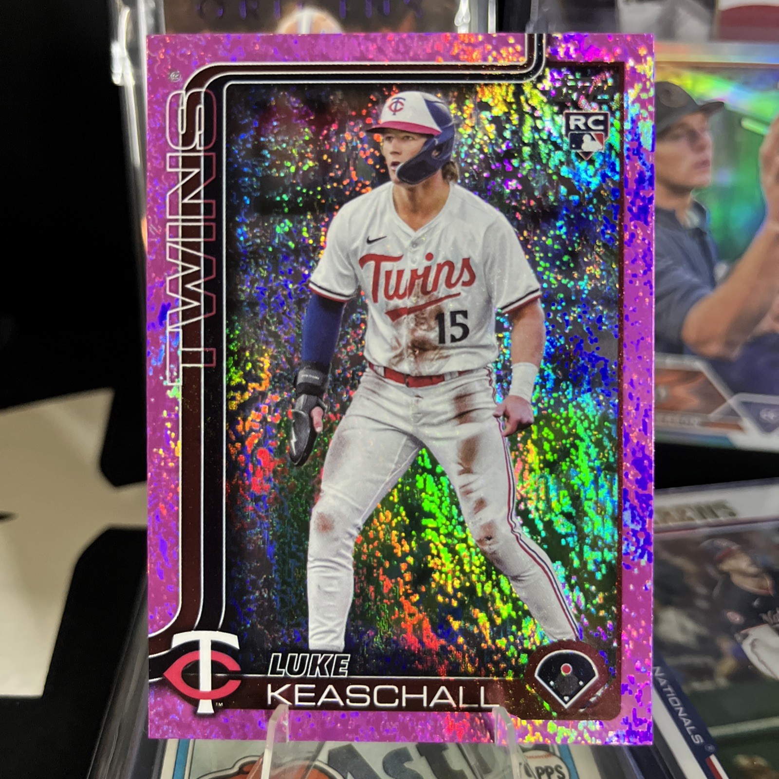 2025 Topps Update Series - Luke Keaschall #US16 Pink Holo Foil (RC)