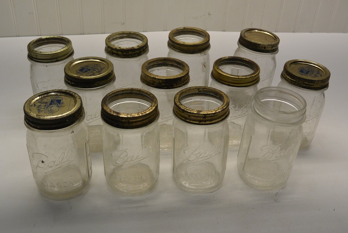 Twelve Vintage Ball Mason Jars Some With Lids Some Without 0587