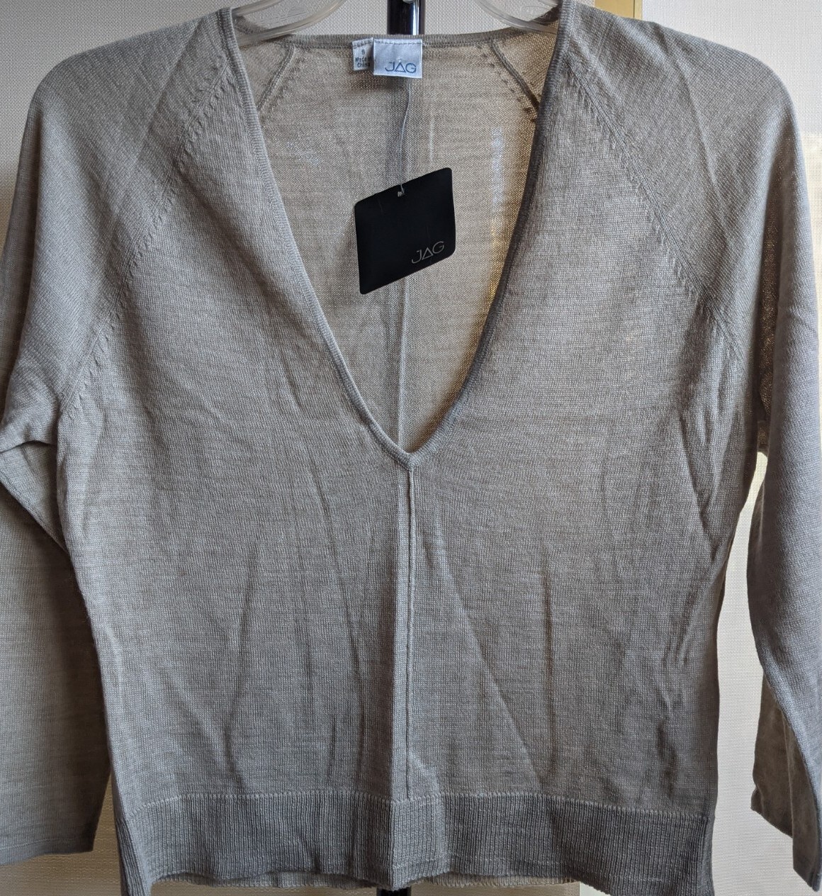 JAG SIZE S V-NECK JUMPER FINE WOOL BLEND NEW WITH TAGS