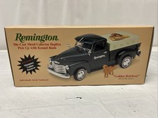 Ertl 1950 Chevrolet Pickup With Dog Kennel Remington Golden Retriever 4th Nib