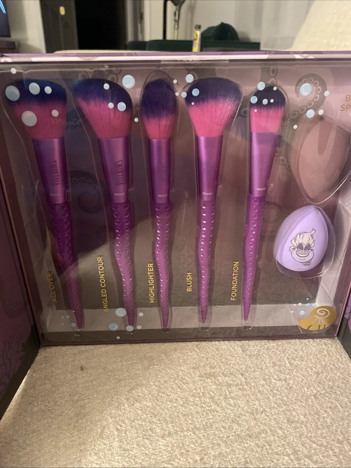 Juego de brochas y mezcladoras de maquillaje Disney Villians Ursula - Nuevo en caja 7 piezas Foto 2 de 4