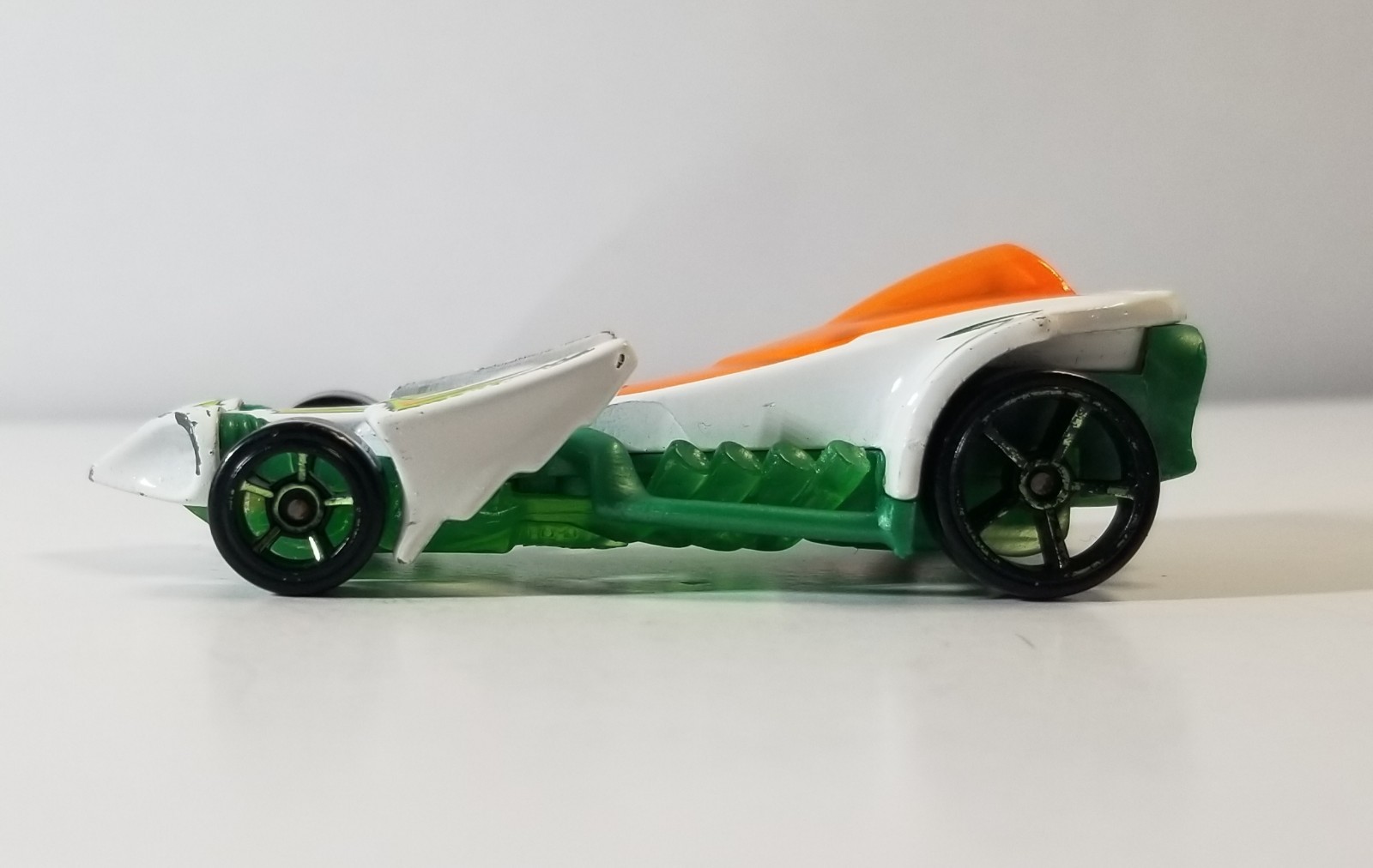 Hot Wheels 2017 Preying Menace Diecast Toy Car