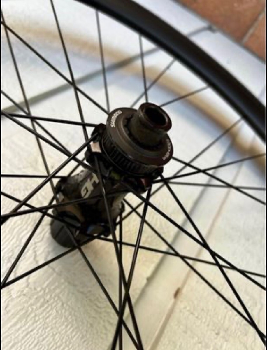 Hollowgram 35mm Carbon Wheelset Clincher Disc and tires and Hollowgram 35mm Carbon Wheelset Clincher Disc and tires and