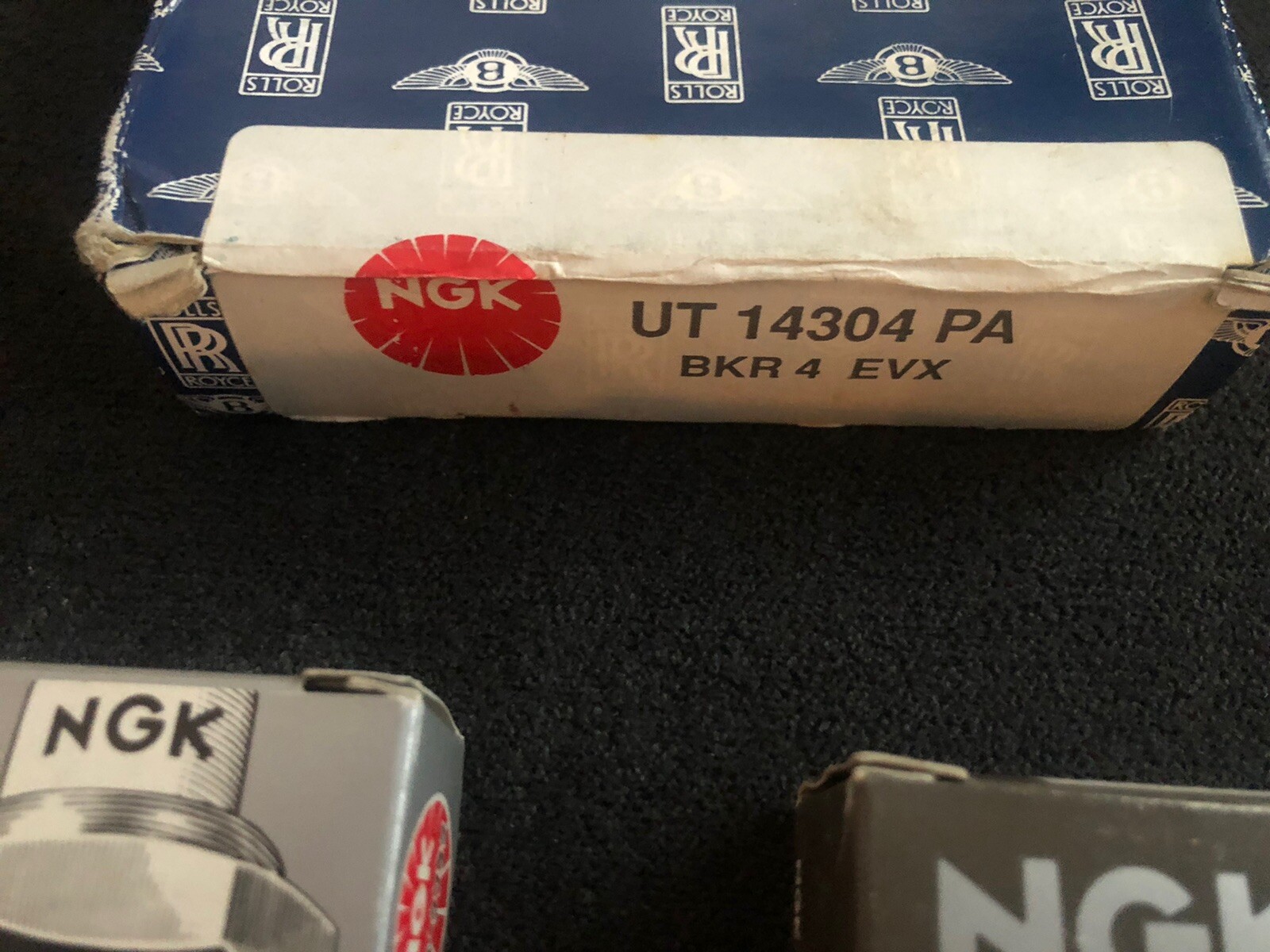 Rolls Royce Bentley 1996-97 Naturally Aspirated Spark Plug Set UT14304PA NOS OEM