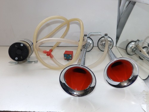 AUTOBUS EPOCA - COPPIA TROMBE 24V ELETTROPNEUMATICHE CORNETTE CROMATE FISA - Imagen 2 de 2