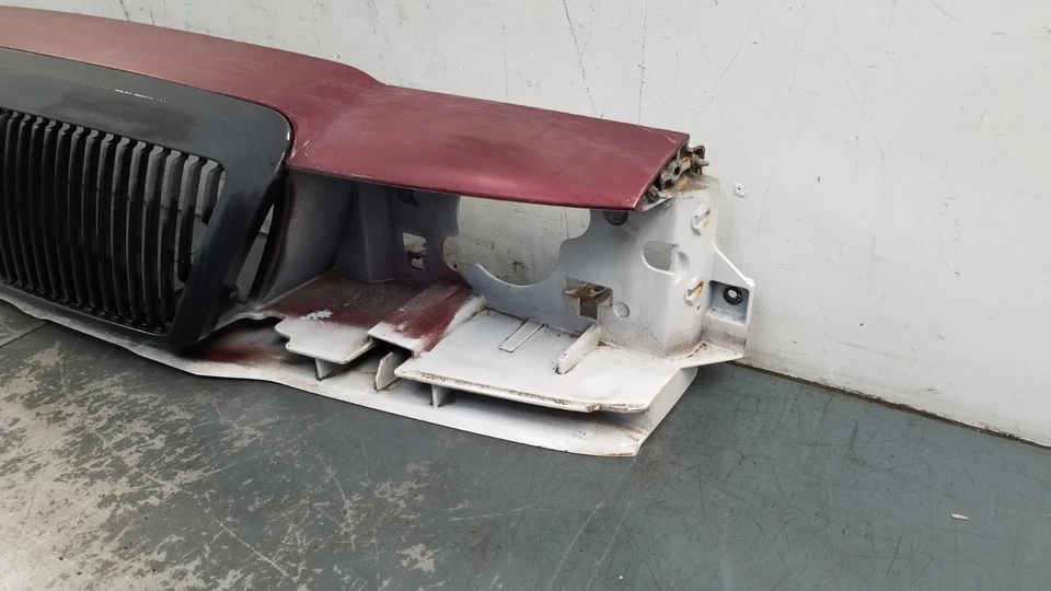 2004 03 04 Mercury Marauder panel de cabezal delantero/parrilla - ** #2369 VV6 Foto 4 de 4