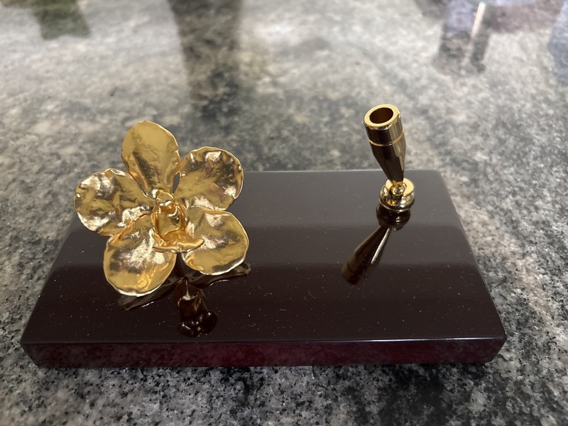 RISIS 24K GOLD Plated Orchid Pen Holder Desk Accessory w/Original Box
