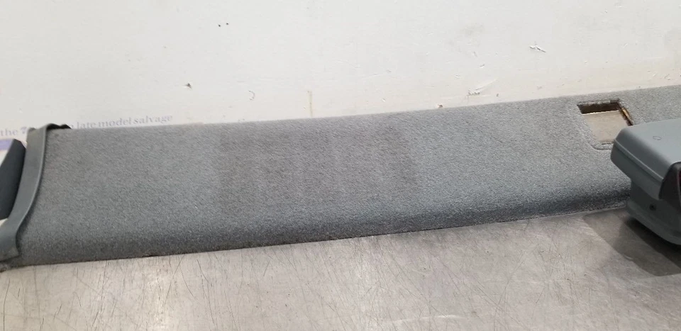 1987 BUICK GRAND NATIONAL REAR PARCEL SHELF PACKAGE TRAY WITH THIRD BRAKE LIGHT Foto 3 de 4