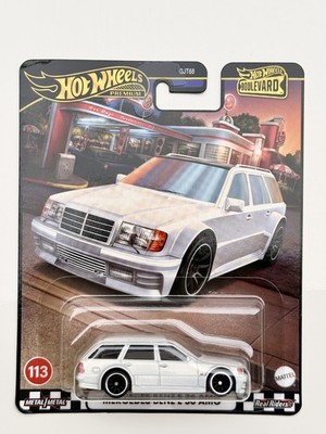 Hot Wheels Premium Boulevard Mercedes-Benz E36 AMG  