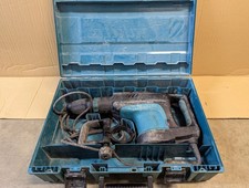 Makita HM1203C 14 Amp SDS-MAX Corded Variable Speed 20 lb. Demolition Hammer