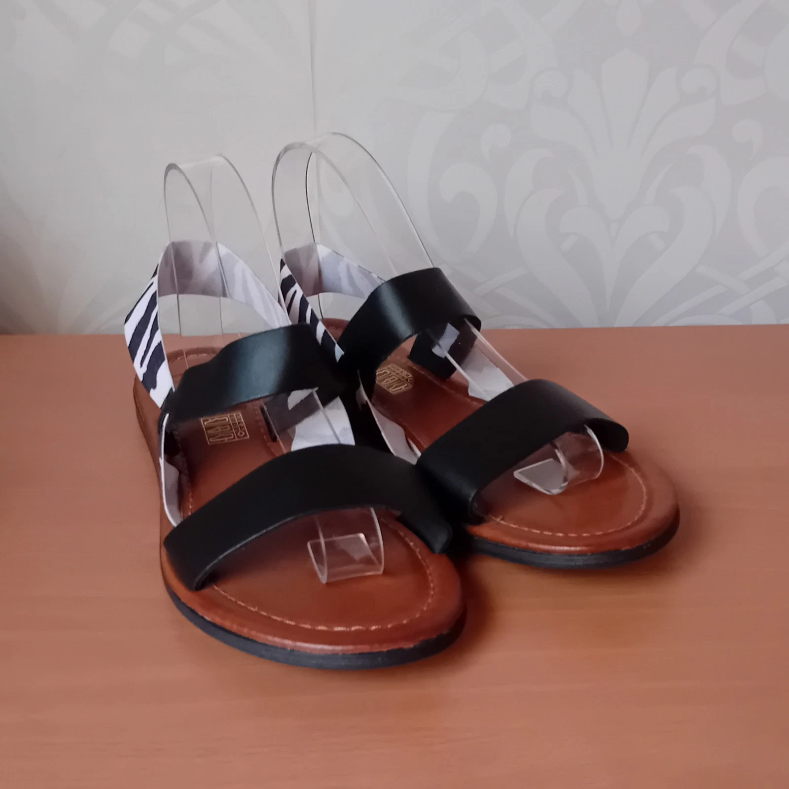 Clarks sandali estivi donna pelle ed elastan UK 7 EU 41 NUOVI