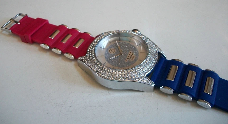Men's silver, red & blue silicone band fashion casual hip hop watch - Image 3 of 4
