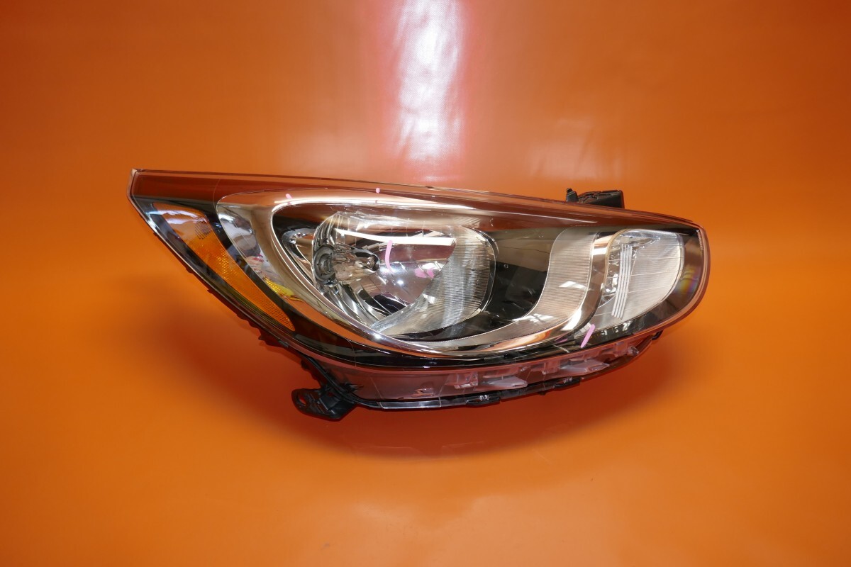 2012 - 2014 Hyundai Accent RH Passenger Side Halogen Headlight 