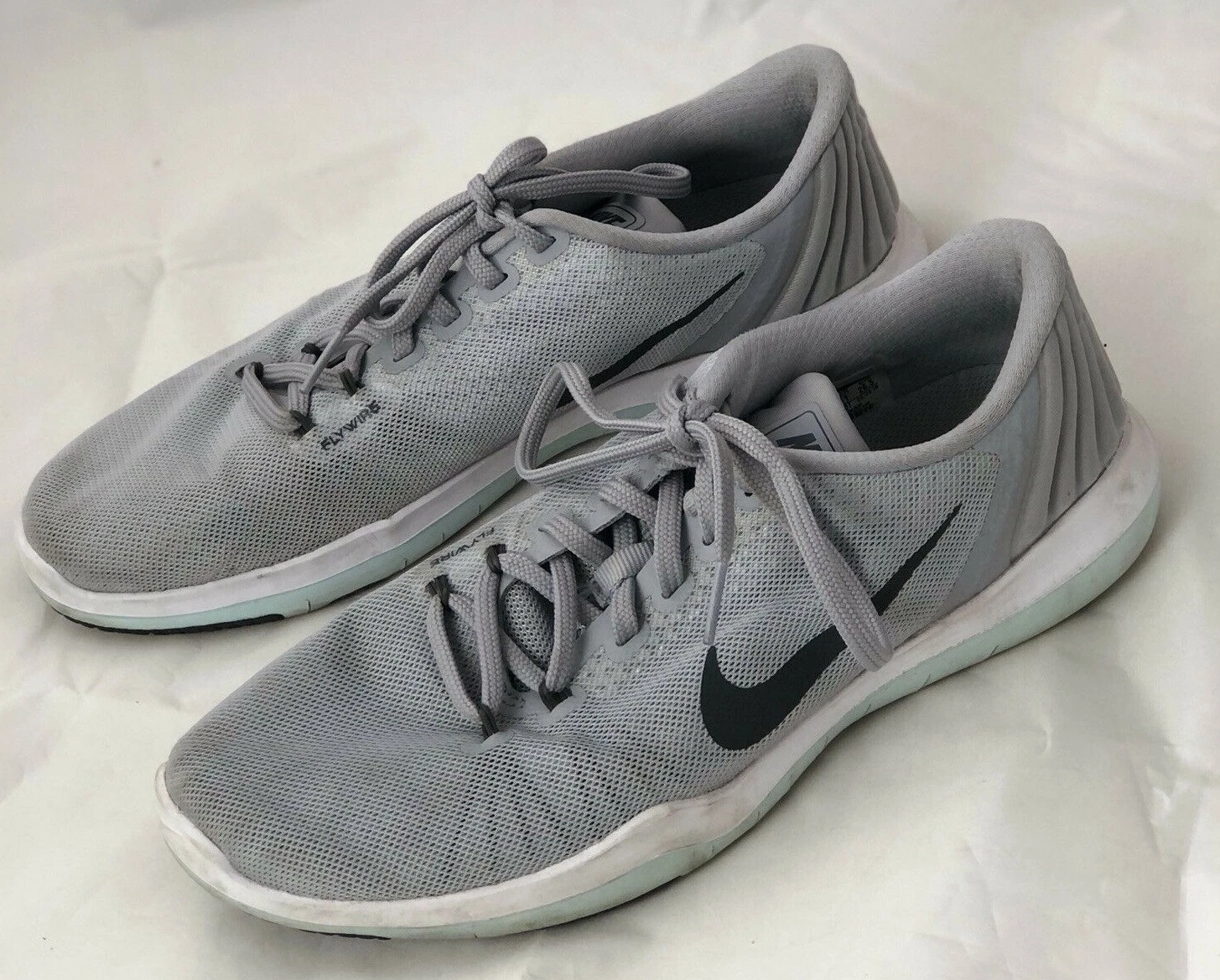 Chaussures de sport femme Nike Supreme Tr 5 grises pointure 9,5 