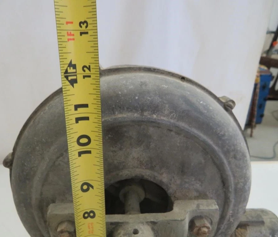 Soplador de forja de aluminio de herrero estilo vintage dirigido por polea Foto 2 de 4