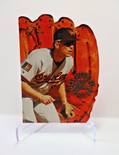 1994 Flair - Hot Gloves Cal Ripken #8 - HOF NM-MT