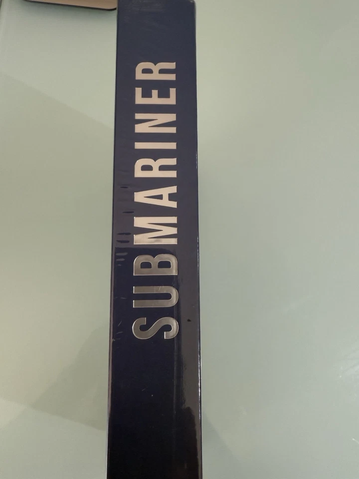 OYSTER PERPETUAL SUBMARINER The Watch that ROLEX LIBRO the Deep NICHOLAS FOULKES - Immagine 2 di 3