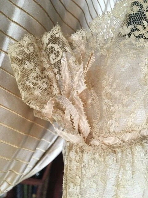 #21-099, Stunning 1880's Ivory & Yellow Silk Stripe Ballgown - Image 3 of 4