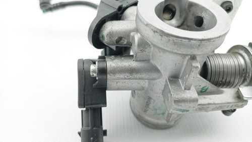 Corps d'injection pour moto KTM 125 DUKE 2017 à 2023 - Photo 2/9