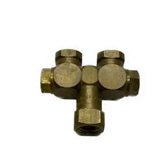 NEW OLD STOCK Spraying Systems 1/4” NPT Brass Double Swivel TeeJet 