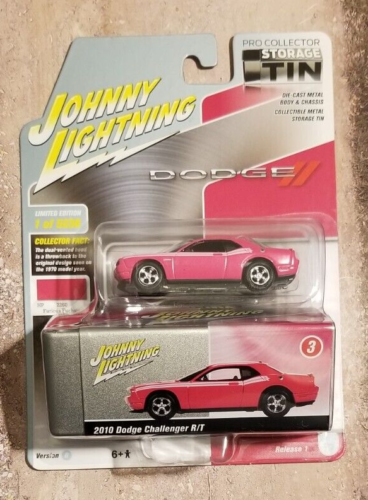 Johnny Lightning 2010 Dodge Challenger R/T 1:64 Diecast Car Storage Tin VB R1 #3 - Photo 1/5