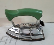 Ferro Da Stiro Vintage Anni 50-60 Con  filo di  Alimentazione.marca OLYMP.