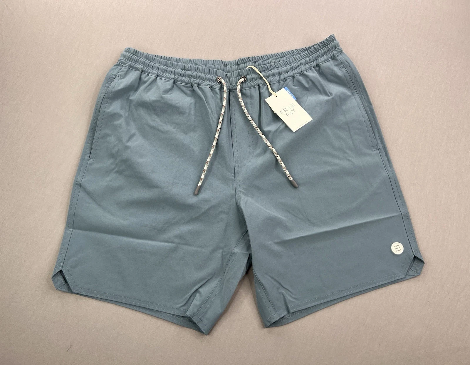FREE FLY Mens MEDIUM ANDROS SHORTS PACIFIC BLU STRETCH TRUNK FISHING SWIM BEACH
Opens in a new windo